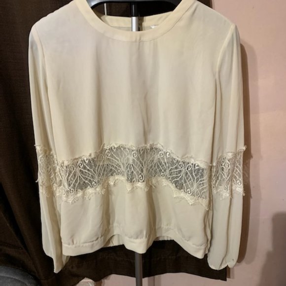 Guess  Blouse with  see through   lacey middle - Picture 2 of 6